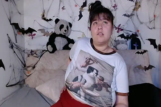 Snapshot of LennaTurnerr chatting on October 12, 2025, 12:23 am LennaTurnerr online show from October 12, 2025, 12:23 am