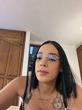 AngelineConnor online show from April 10, 2026, 10:28 pm