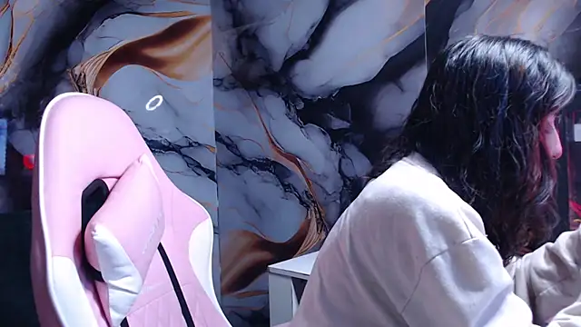 Snapshot of ling_ling24 chatting on October 2, 2025, 10:51 am ling ling24 online show from October 2, 2025, 10:51 am