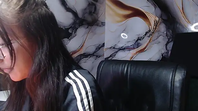 Snapshot of ling_ling24 chatting on March 14, 2025, 7:04 am ling ling24 online show from March 14, 2025, 7:04 am