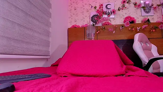 Snapshot of nata_luna chatting on September 16, 2025, 7:15 pm nata luna online show from September 16, 2025, 7:15 pm