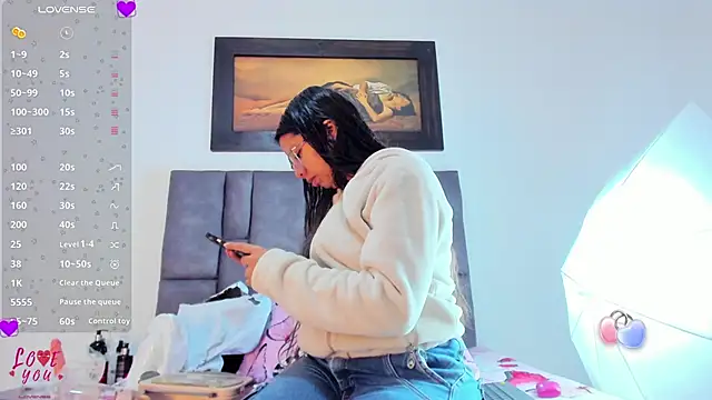 Vahiolet smith online show from March 24, 2026, 2:33 am