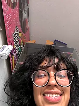 Snapshot of Fun_Everywhere chatting on February 16, 2025, 9:49 pm Fun Everywhere online show from February 16, 2025, 9:49 pm