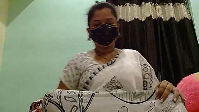 payal sharma1 online show from May 13, 2026, 1:07 pm
