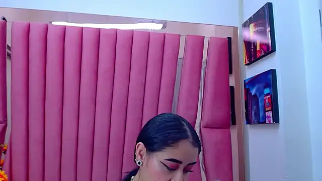 Snapshot of AnnySweett_ chatting on February 6, 2025, 12:59 pm AnnySweett online show from February 6, 2025, 12:59 pm