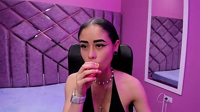 Snapshot of AnnySweett_ chatting on October 17, 2025, 3:58 pm AnnySweett online show from October 17, 2025, 3:58 pm