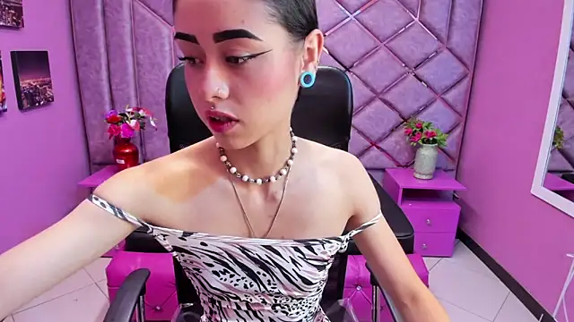 Snapshot of AnnySweett_ chatting on October 3, 2025, 3:13 pm AnnySweett online show from October 3, 2025, 3:13 pm