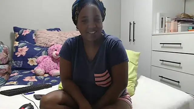 Amberbela online show from June 3, 2026, 7:07 pm