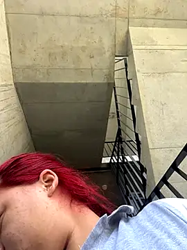 MiaLujan  online show from November 21, 2025, 12:59 pm