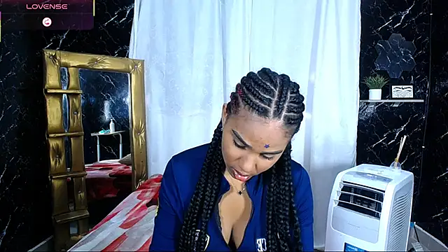 Snapshot of Hillary_queen chatting on November 10, 2025, 6:13 pm Hillary queen online show from November 10, 2025, 6:13 pm