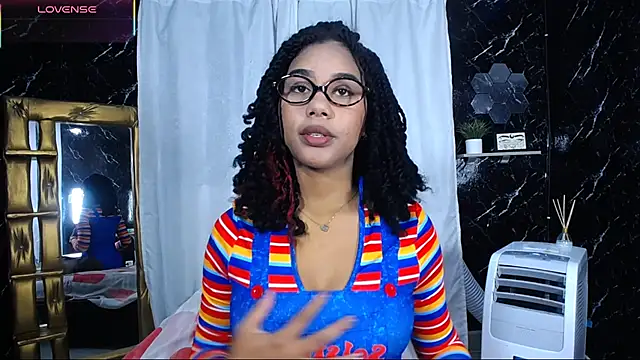 Snapshot of Hillary_queen chatting on November 1, 2025, 12:32 pm Hillary queen online show from November 1, 2025, 12:32 pm