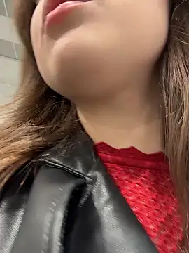 Snapshot of Peachy_Dream chatting on December 15, 2025, 5:08 pm Peachy Dream online show from December 15, 2025, 5:08 pm