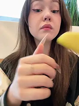 Peachy Dream online show from April 22, 2026, 4:25 pm