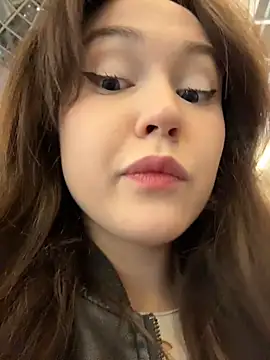 Snapshot of Peachy_Dream chatting on November 21, 2025, 3:33 pm Peachy Dream online show from November 21, 2025, 3:33 pm