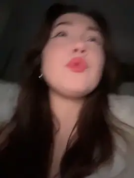 Snapshot of Peachy_Dream chatting on November 24, 2025, 6:19 pm Peachy Dream online show from November 24, 2025, 6:19 pm