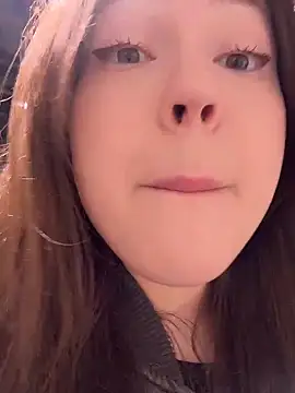 Peachy Dream online show from April 19, 2026, 6:10 pm