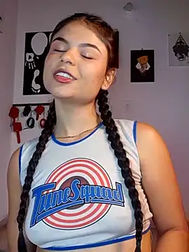 Snapshot of Cleo_hills chatting on June 9, 2026, 3:35 pm Cleo hills online show from June 9, 2026, 3:35 pm