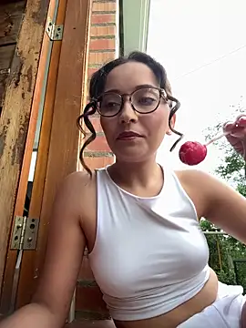 Penelope-Hot online show from April 16, 2026, 9:04 pm