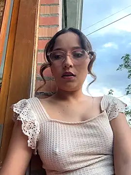 Snapshot of Penelope-Hot chatting on November 17, 2025, 9:08 pm Penelope-Hot online show from November 17, 2025, 9:08 pm