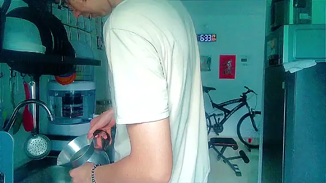 Snapshot of Andy_gray chatting on March 4, 2026, 11:29 am Andy gray online show from March 4, 2026, 11:29 am