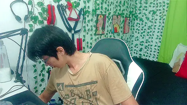 Snapshot of Andy_gray chatting on February 8, 2026, 4:05 pm Andy gray online show from February 8, 2026, 4:05 pm