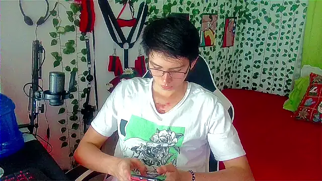 Snapshot of Andy_gray chatting on December 21, 2025, 4:52 pm Andy gray online show from December 21, 2025, 4:52 pm