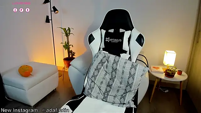 dafboy1 online show from April 15, 2026, 3:49 pm