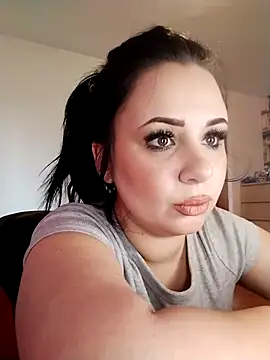 Snapshot of AdelinaJude chatting on March 10, 2025, 12:38 pm AdelinaJude online show from March 10, 2025, 12:38 pm