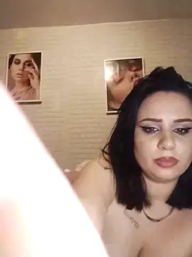 Snapshot of AdelinaJude chatting on December 7, 2024, 12:03 am AdelinaJude online show from December 7, 2024, 12:03 am