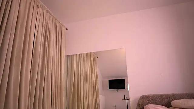 Snapshot of KylieJoyce chatting on April 25, 2026, 8:17 pm KylieJoyce online show from April 25, 2026, 8:17 pm