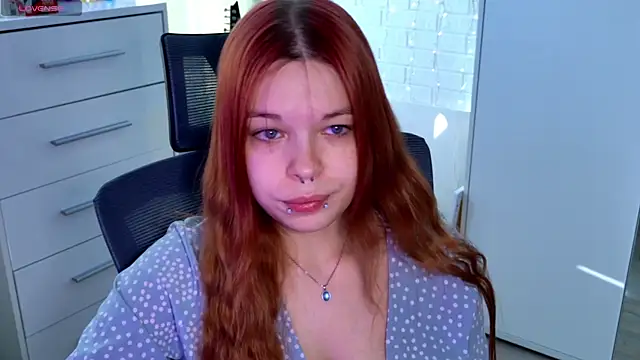 Snapshot of ValBae chatting on June 25, 2026, 7:24 am ValBae online show from June 25, 2026, 7:24 am