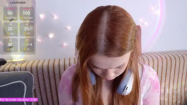 Snapshot of ValBae chatting on November 20, 2025, 8:53 pm ValBae online show from November 20, 2025, 8:53 pm