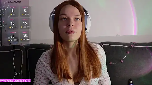 Snapshot of ValBae chatting on November 16, 2025, 9:41 pm ValBae online show from November 16, 2025, 9:41 pm