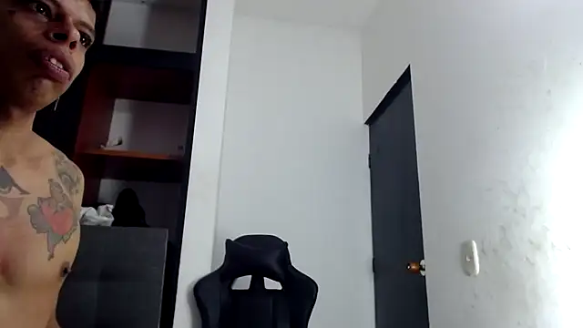 Snapshot of BrandonStond chatting on October 31, 2025, 3:25 am BrandonStond online show from October 31, 2025, 3:25 am