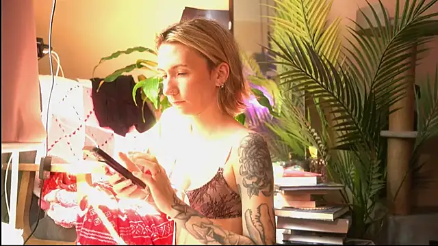 Snapshot of Arianna_Richi chatting on July 16, 2026, 12:13 pm Arianna Richi online show from July 16, 2026, 12:13 pm