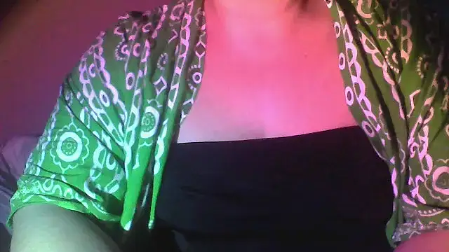 queenqabriel online show from December 8, 2024, 10:14 pm