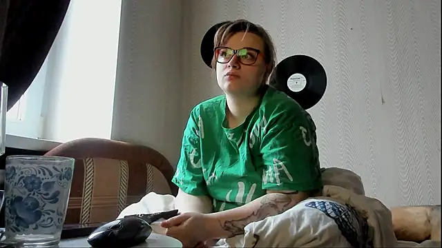 Seductive She Wolf online show from March 9, 2026, 2:42 pm