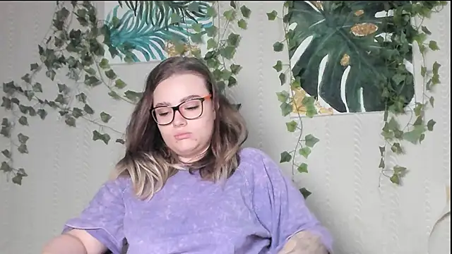 Snapshot of Seductive_She_Wolf chatting on November 29, 2025, 3:17 am Seductive She Wolf online show from November 29, 2025, 3:17 am