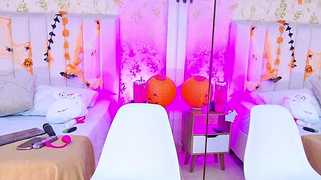 Snapshot of Mia-Monroe chatting on November 3, 2025, 3:01 am Mia-Monroe online show from November 3, 2025, 3:01 am