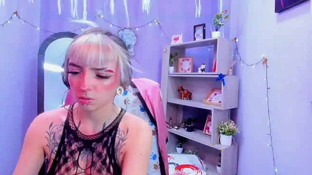 Samantha Smiith online show from March 17, 2026, 3:53 am