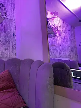 Snapshot of AbyThompson chatting on November 30, 2025, 9:59 pm AbyThompson online show from November 30, 2025, 9:59 pm