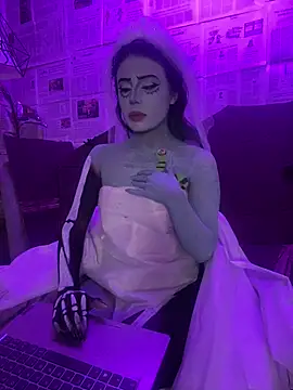 Snapshot of AbyThompson chatting on October 30, 2025, 8:28 pm AbyThompson online show from October 30, 2025, 8:28 pm