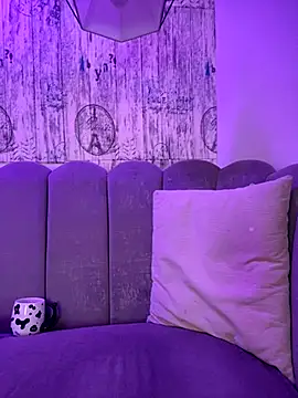 Snapshot of AbyThompson chatting on September 17, 2025, 1:02 pm AbyThompson online show from September 17, 2025, 1:02 pm