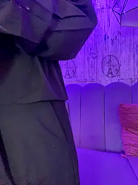 Snapshot of AbyThompson chatting on December 3, 2025, 6:14 am AbyThompson online show from December 3, 2025, 6:14 am