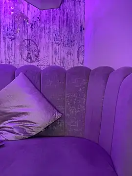 Snapshot of AbyThompson chatting on November 18, 2025, 2:53 pm AbyThompson online show from November 18, 2025, 2:53 pm