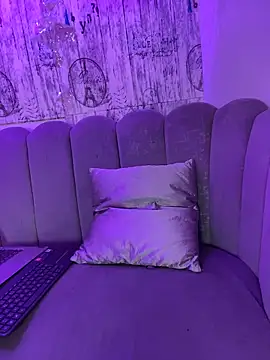 Snapshot of AbyThompson chatting on November 17, 2025, 2:21 pm AbyThompson online show from November 17, 2025, 2:21 pm