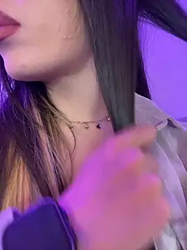 Snapshot of AbyThompson chatting on November 12, 2025, 1:32 am AbyThompson online show from November 12, 2025, 1:32 am