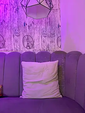 AbyThompson online show from April 1, 2026, 12:17 pm