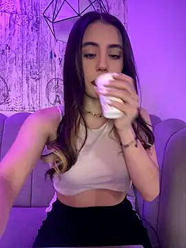 Snapshot of AbyThompson chatting on September 22, 2025, 12:33 pm AbyThompson online show from September 22, 2025, 12:33 pm