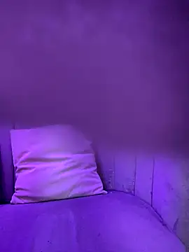 Snapshot of AbyThompson chatting on September 15, 2025, 12:05 pm AbyThompson online show from September 15, 2025, 12:05 pm